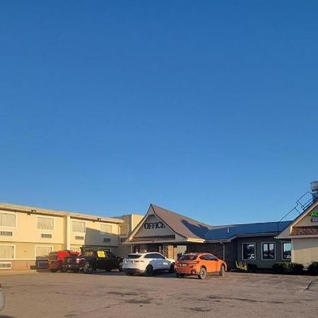 Days Inn By Wyndham West Branch Iowa City Area Exteriér fotografie