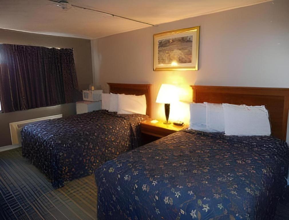 Days Inn By Wyndham West Branch Iowa City Area Exteriér fotografie