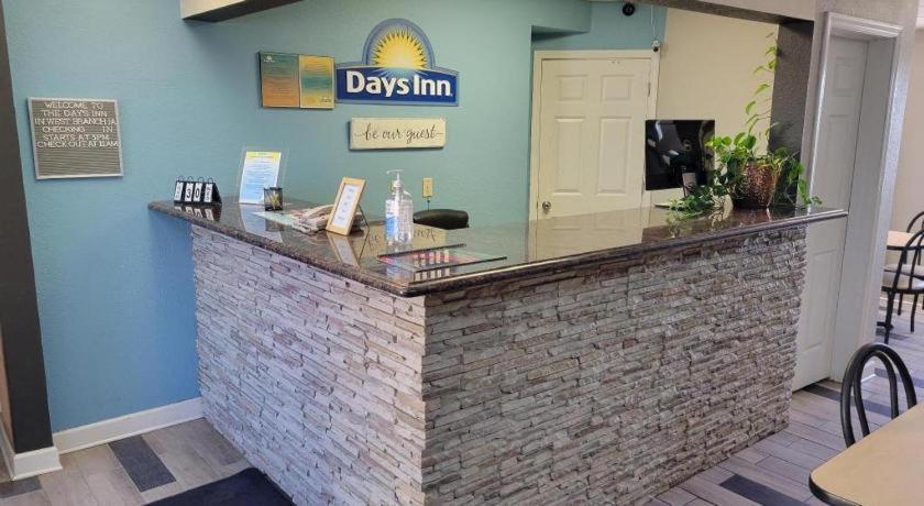 Days Inn By Wyndham West Branch Iowa City Area Exteriér fotografie