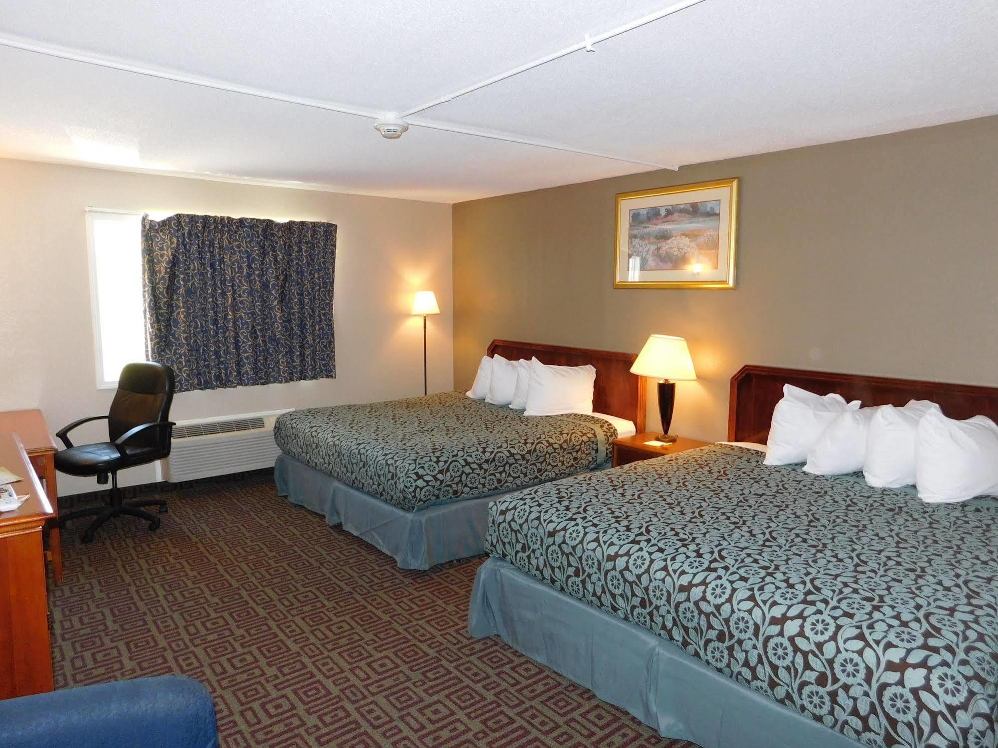 Days Inn By Wyndham West Branch Iowa City Area Exteriér fotografie