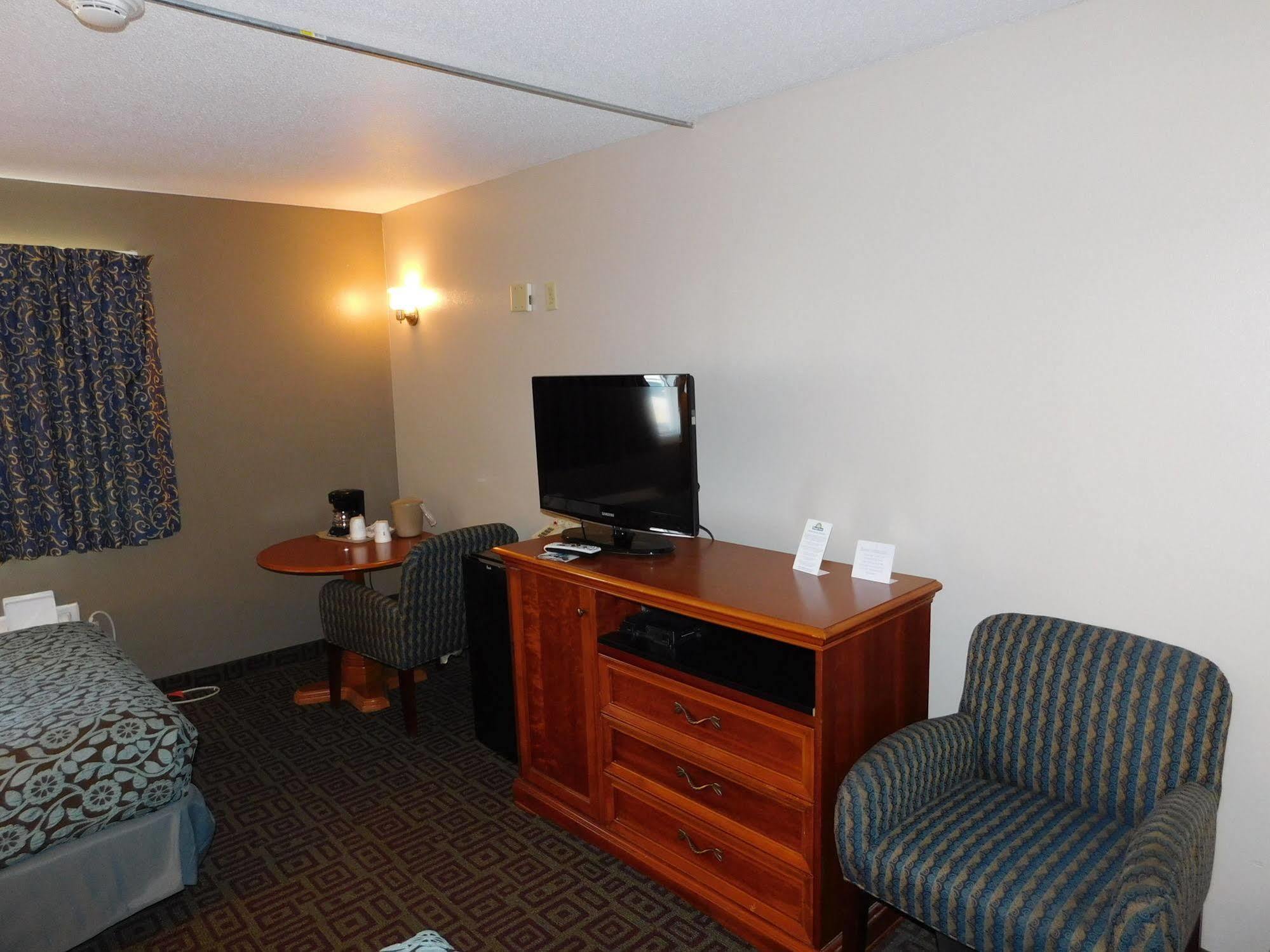 Days Inn By Wyndham West Branch Iowa City Area Exteriér fotografie